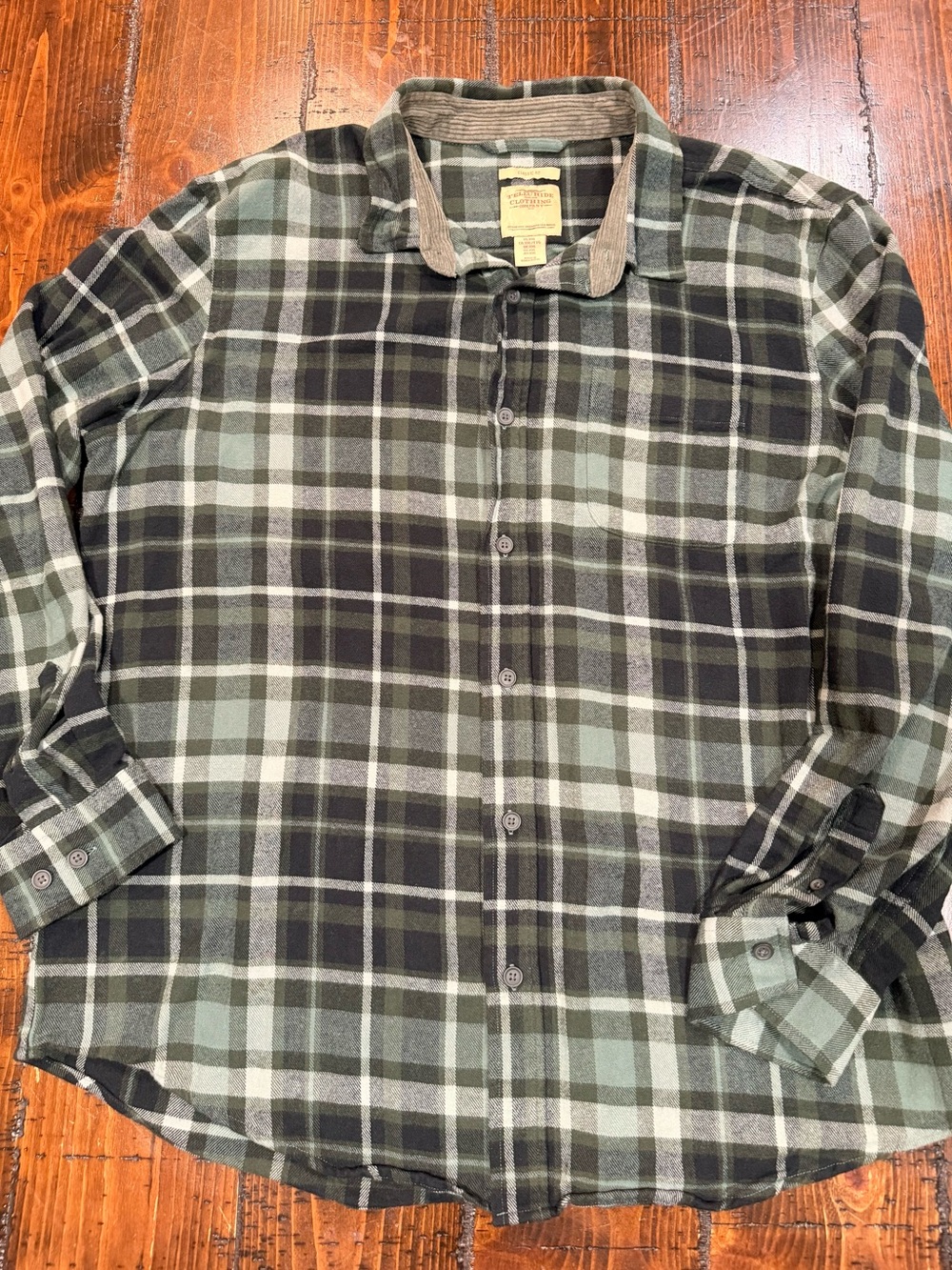 Men's Plaid Button-Down Shirt in Green and Black